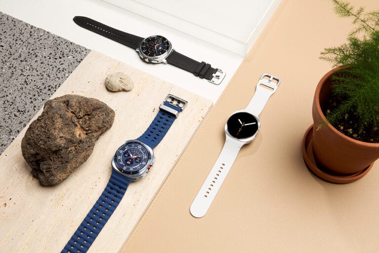Galaxy Watch Ultra obecnej generacji w kolorze Titanium Blue